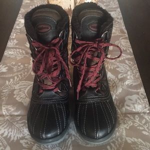 Aquatherm lace-up rain/snow boots sz 6